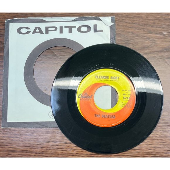 The Beatles Eleanor Rigby / Yellow Submarine 45 Rock Capitol 5715 VG+ Vinyl - Picture 3 of 4